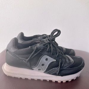 Saucony unisex size 5